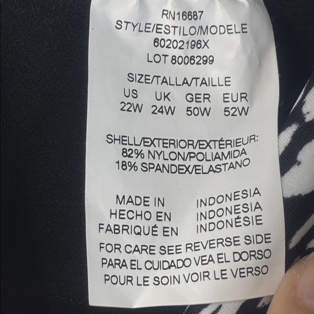NWT Swim Solutions Black White Flyaway Fauxkini One-Piece Swimsuit PLUS 22W - Picture 4 of 7